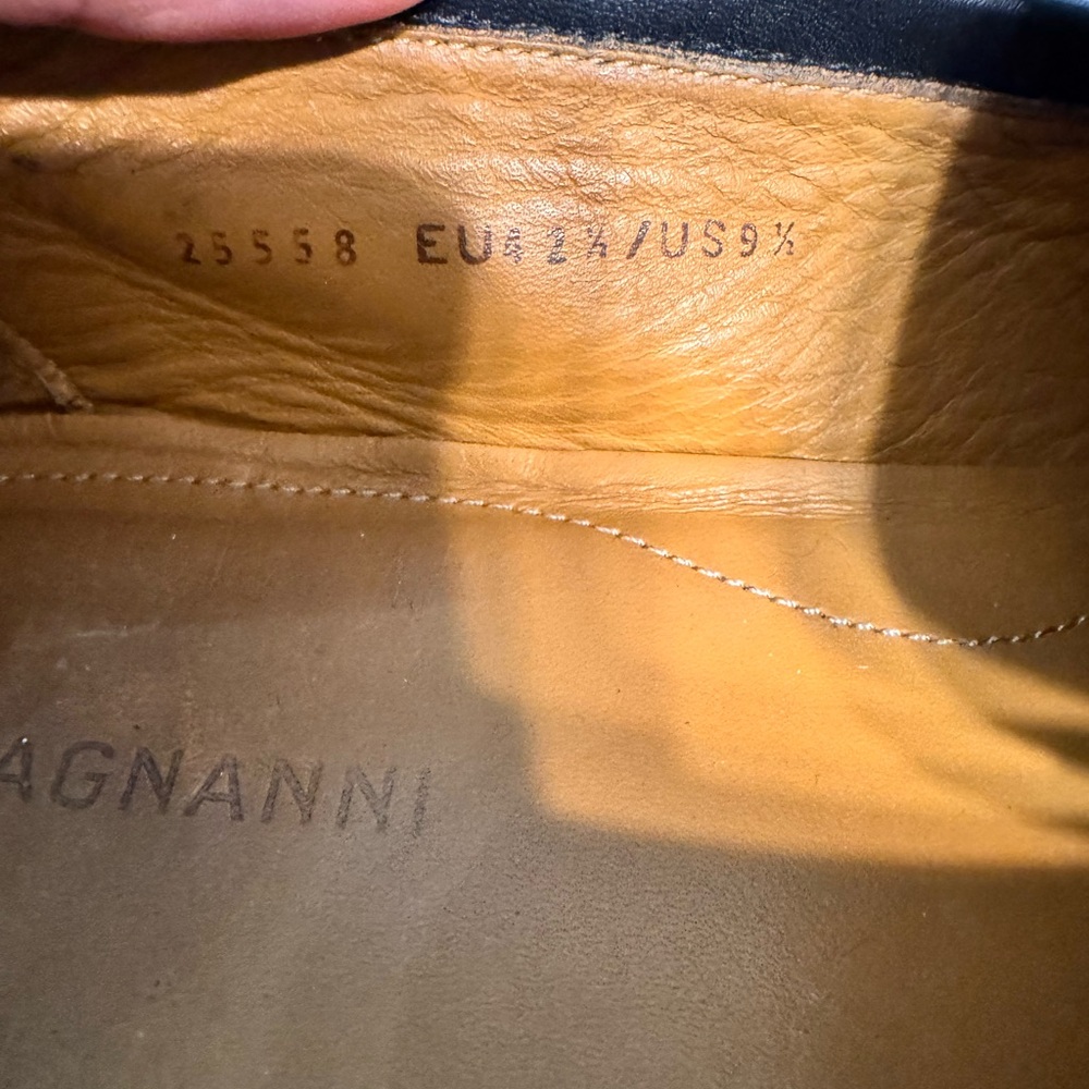 Magnanni Black Leather Slip-On Loafers - Picture 7 of 11